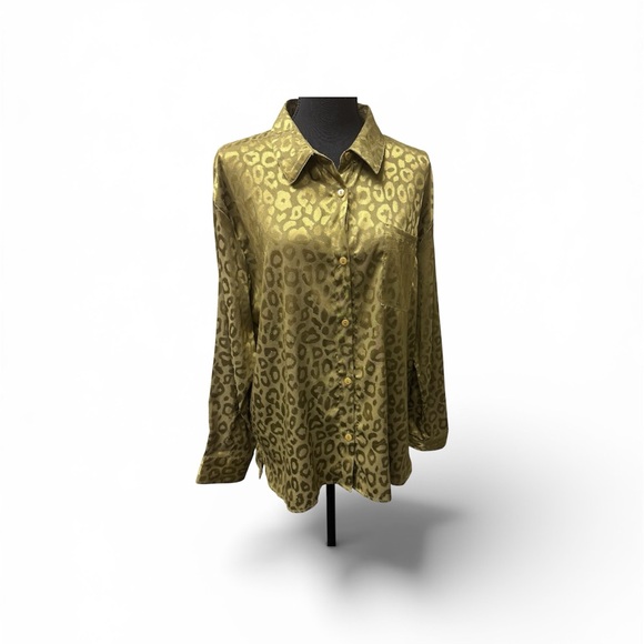 Umgee Tops - Umgee Army Green Leopard Satin Blouse Button Front Chic Top Large Trendy